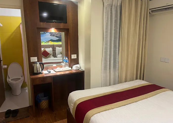 Friends Hotel 3*